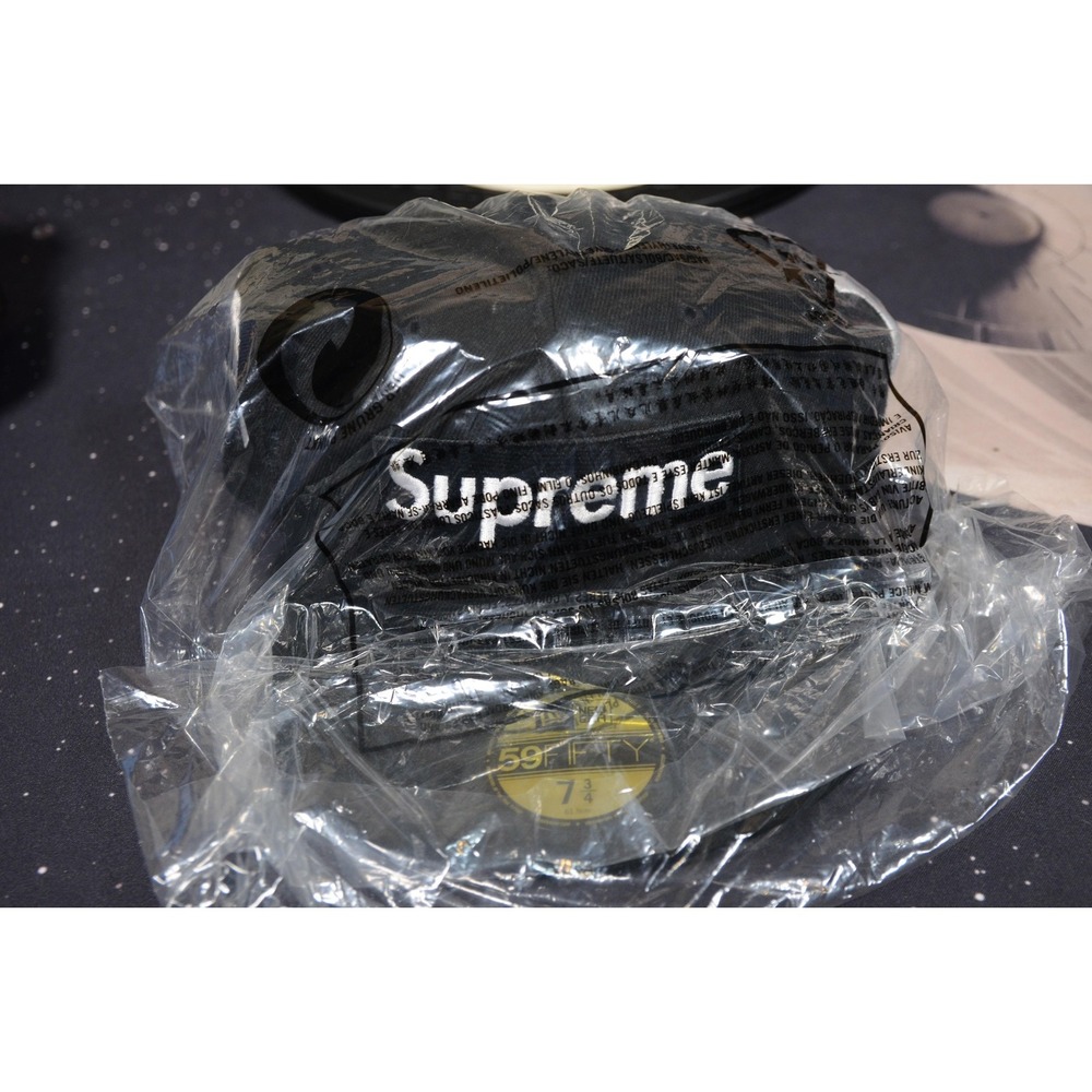New York Yankees Hat Mens 7 3/4 Black MLB Box Logo New Era Supreme FW21